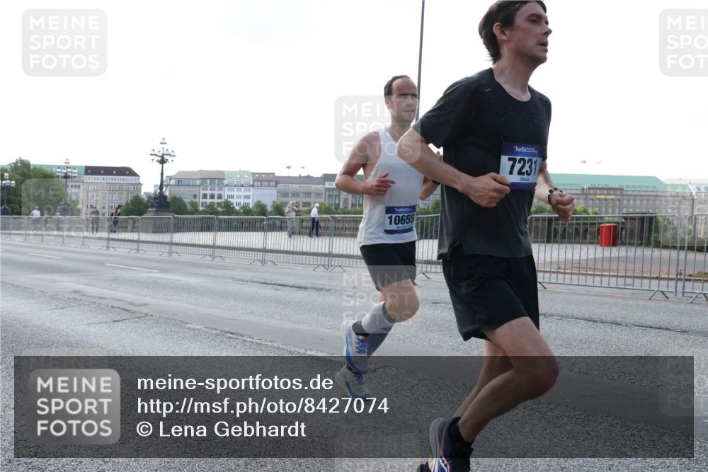 29.06.2025 - hella hamburg halbmarathon Lena Gebhardt http://msf.ph/oto/8427074 29.06.2025 09:44:06 Lombardsbrücke 10655, 7231, 56985, 1122, 1953, 2075, 2203, 2483, 3189, 3379, 5308, 5344, 7231, 7793, 8318, 8376, 8975, 9047, 9079, 9804, 10173, 10222, 10351, 10655, 10790, 11150, 13383, 13606, 13941, 15023, 15136, 15655, 17040, 17893, 18763, 18832 meine-sportfotos.de