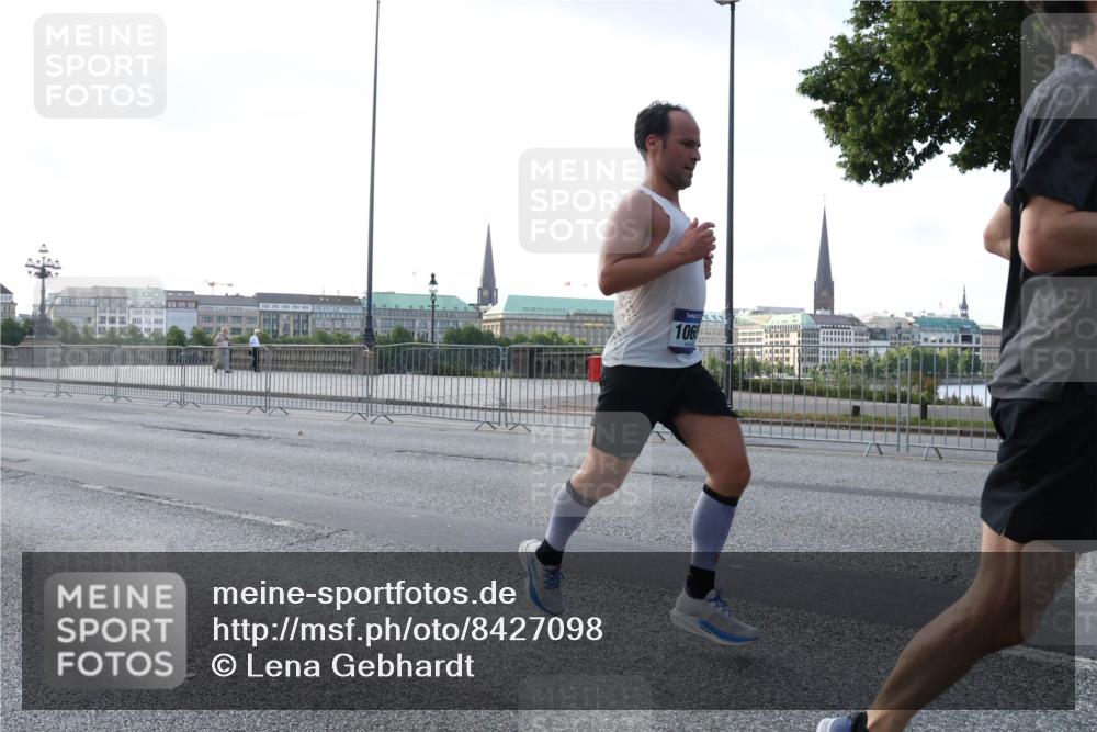 29.06.2025 - hella hamburg halbmarathon Lena Gebhardt http://msf.ph/oto/8427098 29.06.2025 09:44:06 Lombardsbrücke 106, 1122, 1953, 2075, 2203, 2483, 3189, 3379, 5308, 5344, 7231, 7793, 8318, 8376, 8975, 9047, 9079, 9804, 10173, 10222, 10351, 10655, 10790, 11150, 13383, 13606, 13941, 15023, 15136, 15655, 17040, 17893, 18763, 18832 meine-sportfotos.de