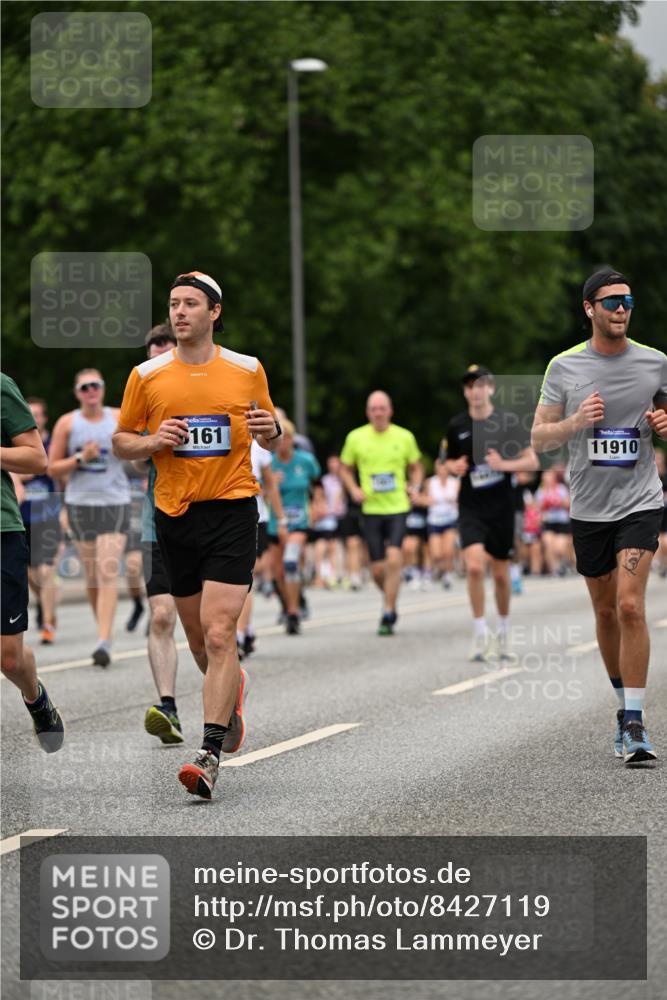 29.06.2025 - hella hamburg halbmarathon Dr. Thomas Lammeyer http://msf.ph/oto/8427119 29.06.2025 10:50:43 Kennedybrücke 1033, 1421, 1429, 1695, 1867, 1868, 1924, 1983, 2008, 2398, 2773, 2813, 2917, 3160, 3164, 3410, 4202, 4223, 4224, 4296, 4306, 4317, 4572, 5044, 5769, 5770, 6124, 6161, 7303, 8477, 9243, 9445, 10030, 10230, 10327, 10329, 10367, 10812, 11253, 11361 meine-sportfotos.de