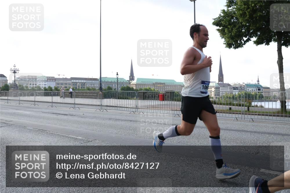 29.06.2025 - hella hamburg halbmarathon Lena Gebhardt http://msf.ph/oto/8427127 29.06.2025 09:44:06 Lombardsbrücke 106, 1122, 1953, 2075, 2203, 2483, 3189, 3379, 5308, 5344, 7231, 7793, 8318, 8376, 8975, 9047, 9079, 9804, 10173, 10222, 10351, 10655, 10790, 11150, 13383, 13606, 13941, 15023, 15136, 15655, 17040, 17893, 18763, 18832 meine-sportfotos.de