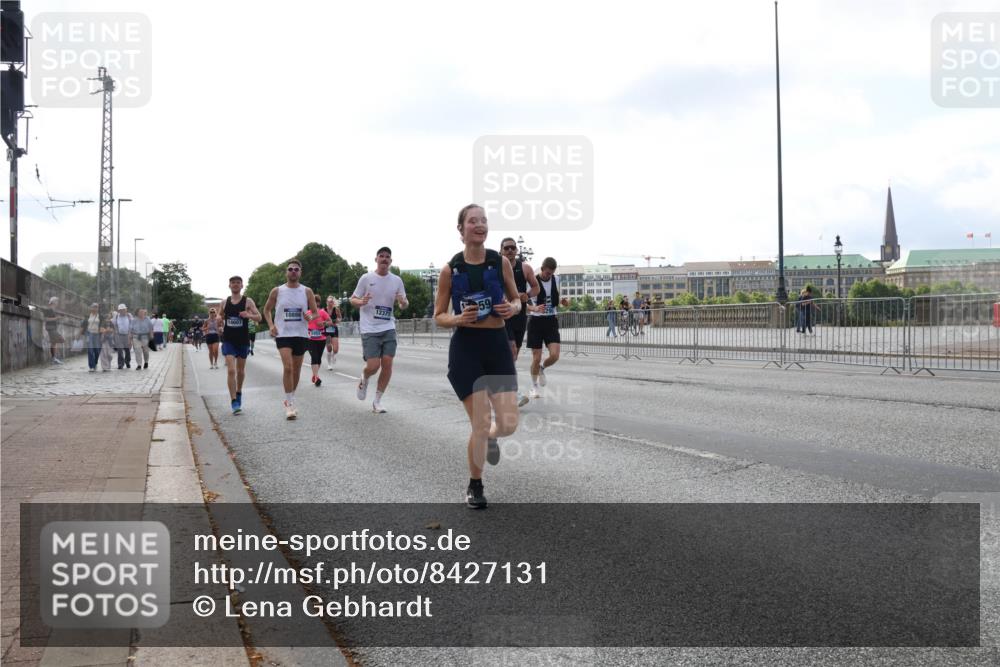 29.06.2025 - hella hamburg halbmarathon Lena Gebhardt http://msf.ph/oto/8427131 29.06.2025 10:06:40 Lombardsbrücke 14607, 12371, 59, 1245, 1766, 1993, 4666, 4868, 5431, 5807, 5845, 5951, 6314, 6572, 6664, 8290, 8960, 9560, 10214, 10297, 10736, 10781, 10886, 12371, 12418, 13475, 13481, 13863, 14607, 15113, 15145, 15377, 15462, 15537, 15858, 16554, 16692, 16933, 17059, 17174, 18042, 18343, 18381, 18575, 18577, 18652, 18828, 18910, 18913, 18966 meine-sportfotos.de