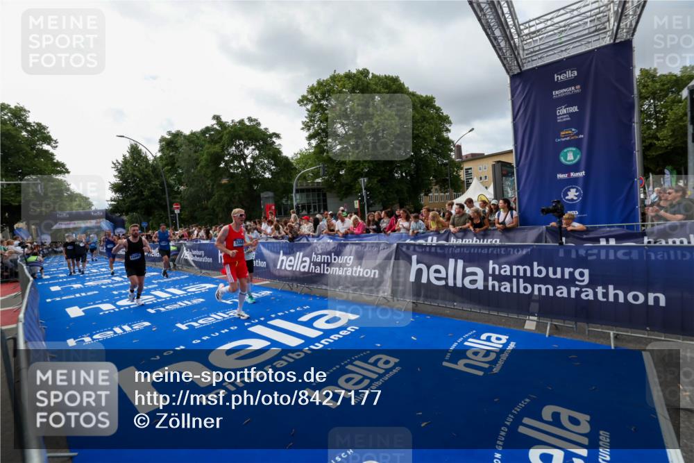 29.06.2025 - hella hamburg halbmarathon Zöllner http://msf.ph/oto/8427177 29.06.2025 10:35:37 Ziel 1344, 5269, 10384, 16123, 16695, 17612, 17826, 18841, 19022 meine-sportfotos.de
