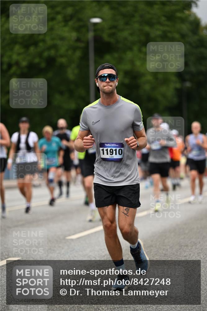 29.06.2025 - hella hamburg halbmarathon Dr. Thomas Lammeyer http://msf.ph/oto/8427248 29.06.2025 10:50:46 Kennedybrücke 1033, 1429, 1695, 1867, 1868, 1924, 1983, 2008, 2398, 2423, 2773, 2813, 2917, 3160, 3164, 3410, 4202, 4223, 4224, 4296, 4306, 4317, 4572, 5044, 5769, 5770, 6124, 6161, 8477, 8486, 9120, 9121, 9243, 9445, 10030, 10230, 10327, 10329, 10367, 11253, 11361 meine-sportfotos.de