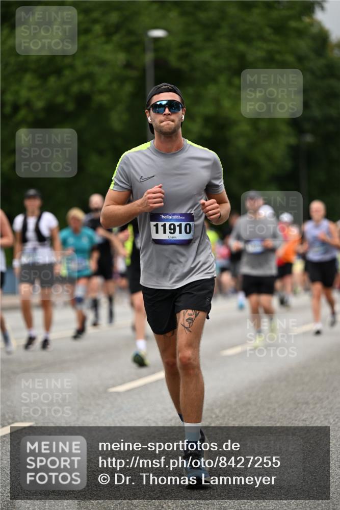 29.06.2025 - hella hamburg halbmarathon Dr. Thomas Lammeyer http://msf.ph/oto/8427255 29.06.2025 10:50:46 Kennedybrücke 1033, 1429, 1695, 1867, 1868, 1924, 1983, 2008, 2398, 2423, 2773, 2813, 2917, 3160, 3164, 3410, 4202, 4223, 4224, 4296, 4306, 4317, 4572, 5044, 5769, 5770, 6124, 6161, 8477, 8486, 9120, 9121, 9243, 9445, 10030, 10230, 10327, 10329, 10367, 11253, 11361 meine-sportfotos.de