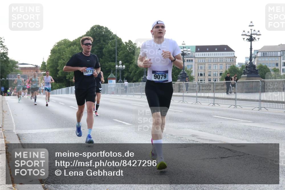29.06.2025 - hella hamburg halbmarathon Lena Gebhardt http://msf.ph/oto/8427296 29.06.2025 09:44:10 Lombardsbrücke 0173, 9079, 1122, 1953, 2203, 2483, 2879, 3189, 3379, 5308, 5344, 7231, 7793, 8376, 8975, 9047, 9079, 9804, 10106, 10173, 10222, 10351, 10655, 10790, 11150, 13383, 13606, 13941, 14828, 15136, 15655, 16118, 17040, 17258, 18763, 18832 meine-sportfotos.de