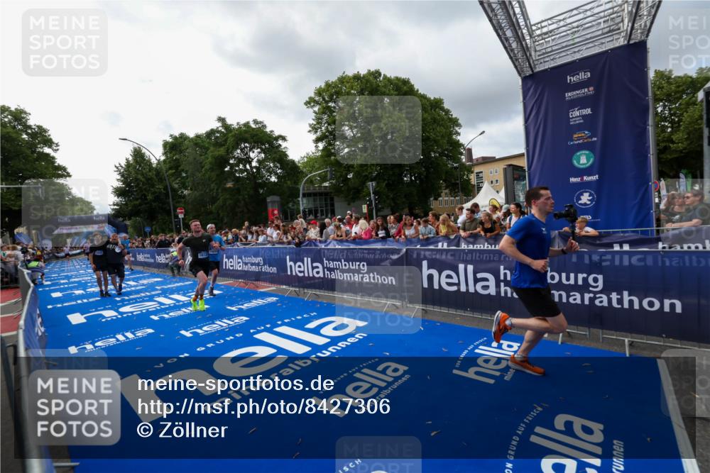 29.06.2025 - hella hamburg halbmarathon Zöllner http://msf.ph/oto/8427306 29.06.2025 10:35:42 Ziel 4062, 10384, 12462, 12899, 14841, 16123, 18841 meine-sportfotos.de