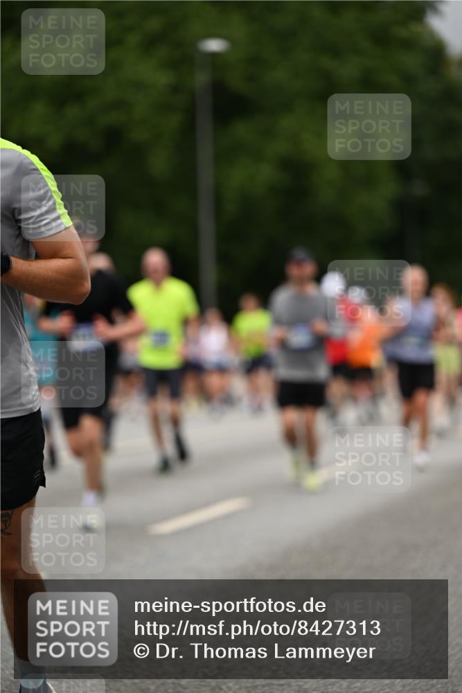 29.06.2025 - hella hamburg halbmarathon Dr. Thomas Lammeyer http://msf.ph/oto/8427313 29.06.2025 10:50:47 Kennedybrücke 1033, 1429, 1695, 1867, 1868, 1924, 1983, 2008, 2398, 2423, 2773, 2813, 2917, 3160, 3164, 3410, 4202, 4296, 4306, 4317, 4572, 5044, 5769, 5770, 6124, 6161, 6392, 8477, 8486, 9120, 9121, 9243, 9445, 10030, 10230, 10327, 10329, 10367, 11253, 11361 meine-sportfotos.de