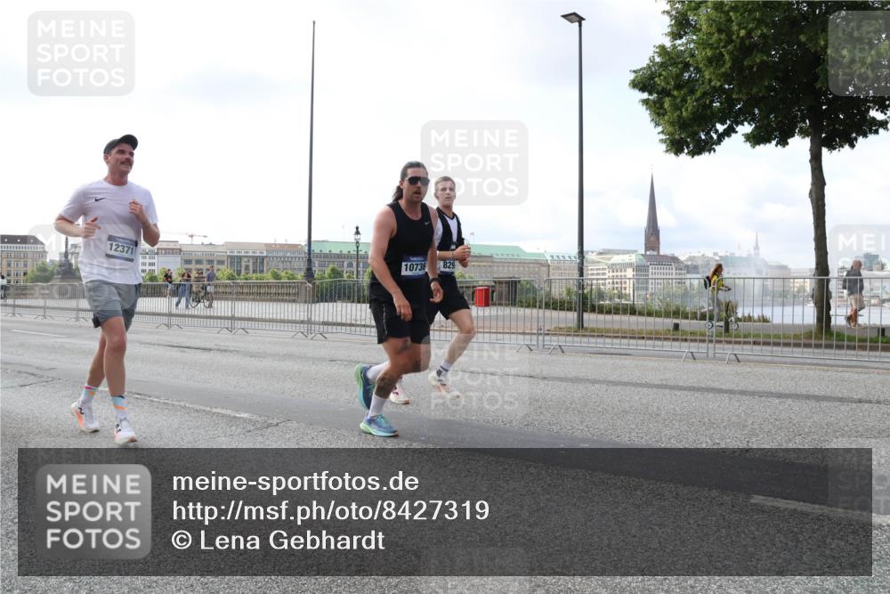 29.06.2025 - hella hamburg halbmarathon Lena Gebhardt http://msf.ph/oto/8427319 29.06.2025 10:06:41 Lombardsbrücke 12371, 10736, 829, 1245, 1766, 1993, 4666, 4868, 5431, 5807, 5845, 5951, 6314, 6572, 6664, 8290, 8960, 9560, 10214, 10283, 10297, 10736, 10781, 10886, 12371, 12418, 13475, 13481, 13863, 14607, 15113, 15145, 15377, 15462, 15537, 15858, 16554, 16692, 16933, 17059, 17174, 18042, 18343, 18381, 18575, 18577, 18652, 18828, 18910, 18913 meine-sportfotos.de