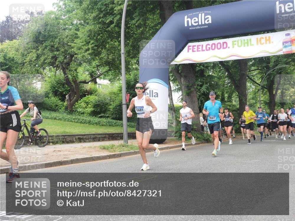 29.06.2025 - hella hamburg halbmarathon KatJ http://msf.ph/oto/8427321 29.06.2025 10:40:05 Zwischen KM18-KM19 2444, 3208, 3209, 5194, 8390, 8587 meine-sportfotos.de