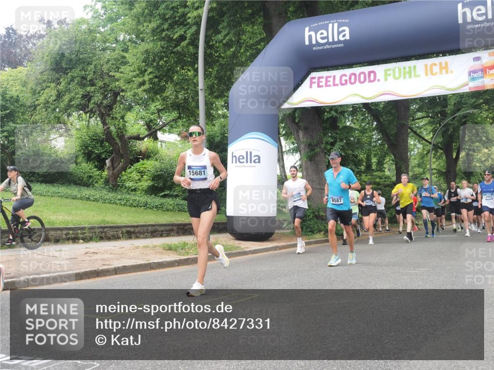 29.06.2025 - hella hamburg halbmarathon KatJ http://msf.ph/oto/8427331 29.06.2025 10:40:05 Zwischen KM18-KM19 2444, 3208, 3209, 5194, 8390, 8587 meine-sportfotos.de