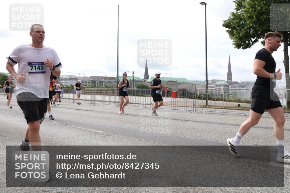 29.06.2025 - hella hamburg halbmarathon Lena Gebhardt http://msf.ph/oto/8427345 29.06.2025 10:19:29 Lombardsbrücke 2017, 7143, 1145, 1332, 1534, 1708, 1718, 1755, 2017, 2311, 2357, 2405, 2441, 2589, 2795, 2802, 2812, 2895, 2993, 2995, 3105, 3118, 3446, 3678, 4108, 4110, 4170, 4562, 4570, 4722, 4979, 5034, 5035, 5080, 5098, 5123, 5178, 5251, 5323, 5429, 5449, 5849, 5878, 6194, 6249, 6444, 6477, 6482, 6542, 6736, 6796, 6797, 6939, 7143, 7248, 7249, 7836, 8146, 8427, 8537, 8575, 8761, 8778, 9252, 9652, 9756, 9757, 9856, 10039, 10124, 10129, 10540, 10594 meine-sportfotos.de