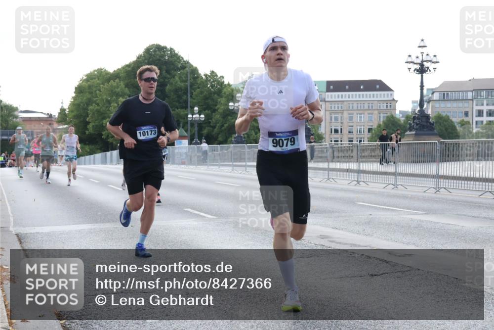 29.06.2025 - hella hamburg halbmarathon Lena Gebhardt http://msf.ph/oto/8427366 29.06.2025 09:44:10 Lombardsbrücke 10173, 9079, 1122, 1953, 2203, 2483, 2879, 3189, 3379, 5308, 5344, 7231, 7793, 8376, 8975, 9047, 9079, 9804, 10106, 10173, 10222, 10351, 10655, 10790, 11150, 13383, 13606, 13941, 14828, 15136, 15655, 16118, 17040, 17258, 18763, 18832 meine-sportfotos.de