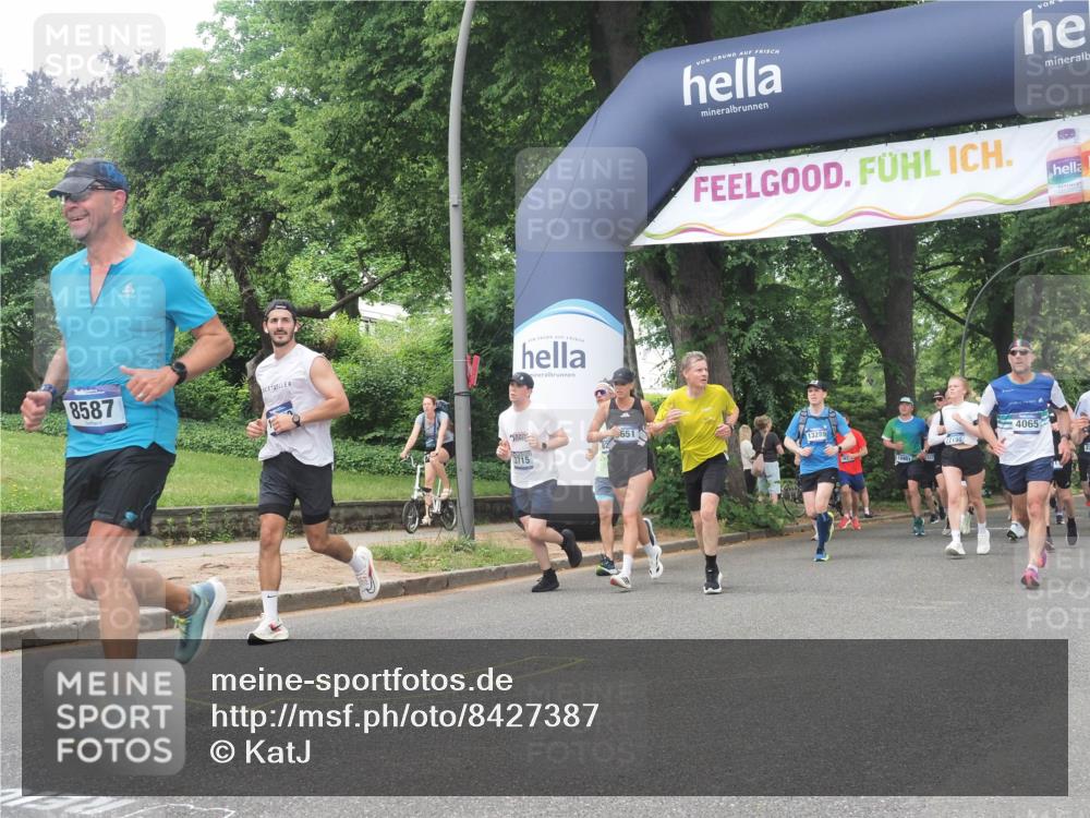 29.06.2025 - hella hamburg halbmarathon KatJ http://msf.ph/oto/8427387 29.06.2025 10:40:07 Zwischen KM18-KM19 2444, 3208, 3209, 3715, 4065, 5638, 8390, 8587, 8651 meine-sportfotos.de