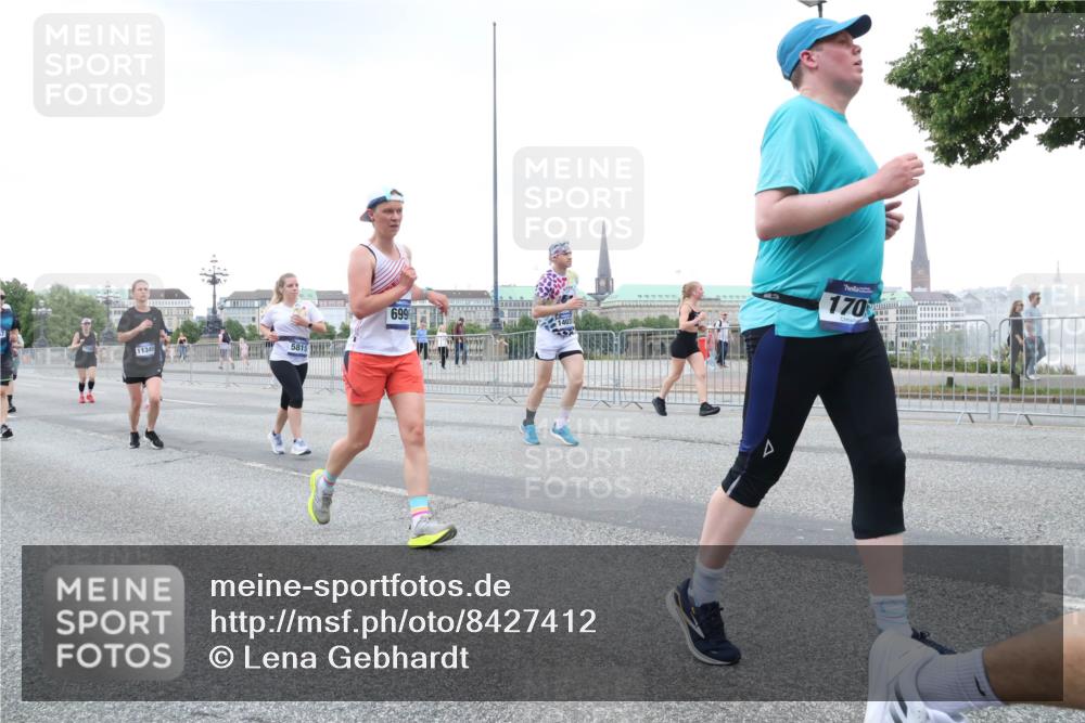 29.06.2025 - hella hamburg halbmarathon Lena Gebhardt http://msf.ph/oto/8427412 29.06.2025 10:53:46 Lombardsbrücke 699, 11349, 170, 1017, 1263, 1340, 1687, 1709, 1744, 1753, 1789, 1900, 1906, 1984, 2065, 2079, 2372, 2409, 2429, 2854, 3055, 3079, 3226, 3249, 3465, 3467, 3557, 4195, 4595, 4801, 5430, 5562, 5815, 5856, 5857, 5898, 5964, 6039, 6041, 6044, 6192, 6273, 6306, 6583, 6913, 6996, 7039, 7068, 7537, 7611, 7614, 7876, 7890, 8189, 8212, 8515, 8906, 8924, 9077, 9456, 9503, 9531, 9572, 9685, 9764, 9771, 9785, 10043, 10175, 10490, 11390, 12219 meine-sportfotos.de