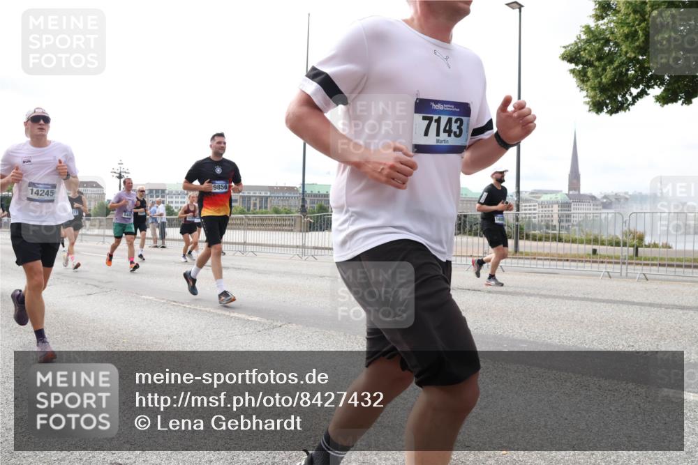 29.06.2025 - hella hamburg halbmarathon Lena Gebhardt http://msf.ph/oto/8427432 29.06.2025 10:19:30 Lombardsbrücke 14245, 9856, 7143, 1145, 1332, 1534, 1708, 1718, 1755, 2017, 2311, 2357, 2405, 2441, 2589, 2795, 2802, 2812, 2895, 2993, 2995, 3105, 3118, 3446, 3678, 4108, 4110, 4170, 4562, 4570, 4722, 4979, 5034, 5035, 5080, 5098, 5123, 5178, 5251, 5323, 5429, 5449, 5849, 5878, 6249, 6444, 6477, 6482, 6542, 6796, 6797, 6939, 7143, 7248, 7249, 7836, 8146, 8427, 8537, 8575, 8761, 8778, 9252, 9652, 9756, 9757, 9856, 10039, 10124, 10129, 10349, 10540, 10594 meine-sportfotos.de