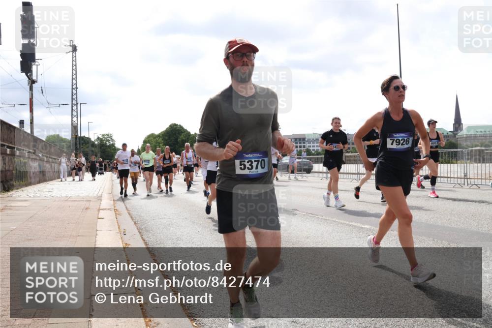 29.06.2025 - hella hamburg halbmarathon Lena Gebhardt http://msf.ph/oto/8427474 29.06.2025 10:43:37 Lombardsbrücke 23, 5370, 7926, 6012, 1023, 1026, 1155, 1310, 1400, 1816, 1878, 2073, 2733, 3238, 3288, 3329, 3390, 3597, 3638, 4056, 4177, 4302, 4367, 4680, 4866, 5192, 5201, 5214, 5293, 5370, 5610, 5720, 5890, 6012, 6036, 6096, 6226, 6334, 6440, 6931, 6971, 6973, 7197, 7205, 7206, 7461, 7489, 7504, 7872, 7926, 8000, 8058, 8135, 8233, 8408, 8435, 8504, 9639, 9641, 9704, 9831, 9976, 10083, 10097, 10200, 10202 meine-sportfotos.de
