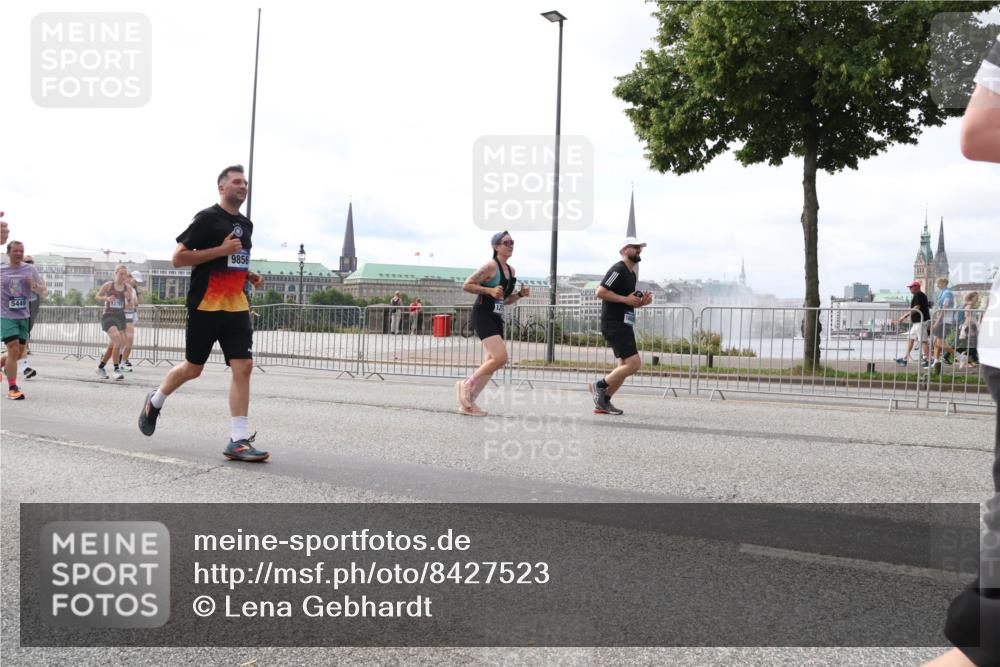 29.06.2025 - hella hamburg halbmarathon Lena Gebhardt http://msf.ph/oto/8427523 29.06.2025 10:19:30 Lombardsbrücke 5449, 9856, 1145, 1332, 1534, 1708, 1718, 1755, 2017, 2311, 2357, 2405, 2441, 2589, 2795, 2802, 2812, 2895, 2993, 2995, 3105, 3118, 3446, 3678, 4108, 4110, 4170, 4562, 4570, 4722, 4979, 5034, 5035, 5080, 5098, 5123, 5178, 5251, 5323, 5429, 5449, 5849, 5878, 6249, 6444, 6477, 6482, 6542, 6796, 6797, 6939, 7143, 7248, 7249, 7836, 8146, 8427, 8537, 8575, 8761, 8778, 9252, 9652, 9756, 9757, 9856, 10039, 10124, 10129, 10349, 10540, 10594 meine-sportfotos.de