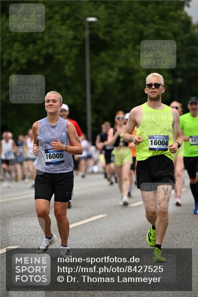 29.06.2025 - hella hamburg halbmarathon Dr. Thomas Lammeyer http://msf.ph/oto/8427525 29.06.2025 10:50:52 Kennedybrücke 1033, 1104, 1429, 1695, 1867, 1868, 1924, 2398, 2423, 2773, 2813, 2917, 3160, 3164, 3410, 3896, 4202, 4296, 4306, 4317, 4448, 4572, 5635, 5769, 5770, 6124, 6161, 6392, 8010, 8047, 8477, 8486, 8706, 9120, 9121, 9243, 9337, 9426, 9445, 9774, 10030, 10230, 10327, 10329, 10367, 11253, 11361 meine-sportfotos.de