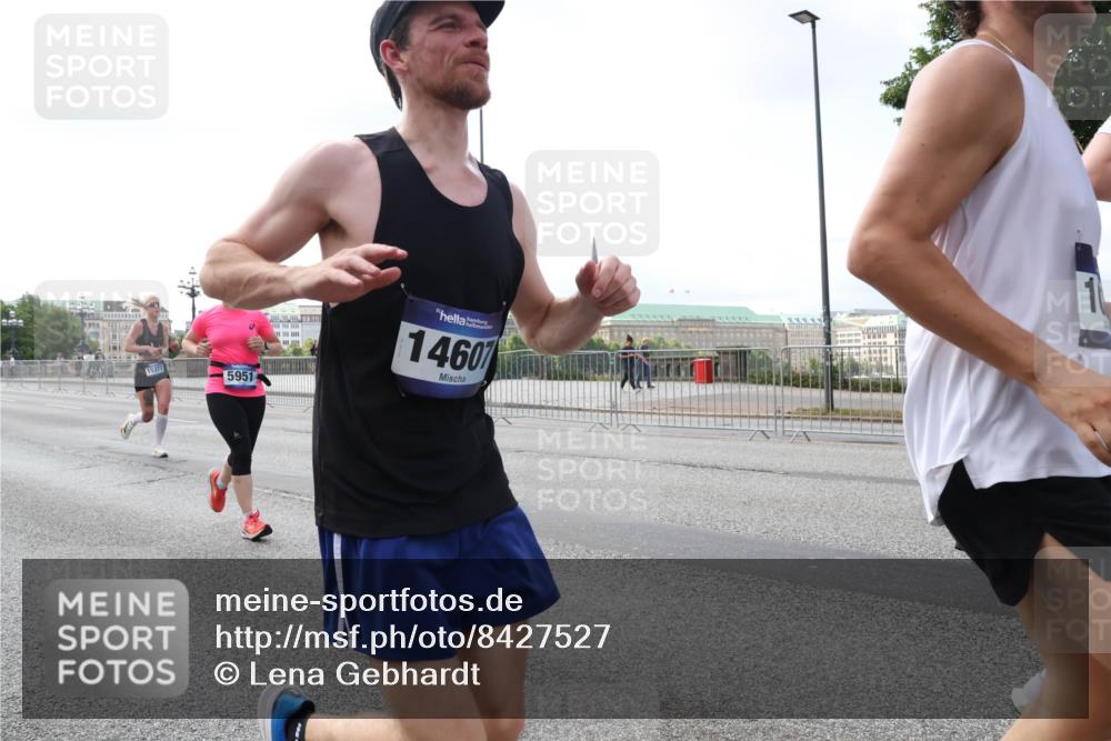29.06.2025 - hella hamburg halbmarathon Lena Gebhardt http://msf.ph/oto/8427527 29.06.2025 10:06:43 Lombardsbrücke 15377, 5951, 14607, 1245, 1766, 1993, 4666, 4868, 5807, 5845, 5951, 6314, 6572, 6664, 8290, 8744, 8960, 9560, 10214, 10283, 10297, 10736, 10886, 12371, 12418, 13475, 13863, 14607, 15113, 15145, 15377, 15462, 15537, 15858, 16554, 16692, 16933, 17059, 17174, 18042, 18343, 18381, 18575, 18577, 18652, 18828, 18910, 18913 meine-sportfotos.de