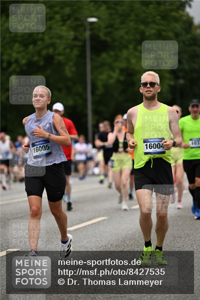 29.06.2025 - hella hamburg halbmarathon Dr. Thomas Lammeyer http://msf.ph/oto/8427535 29.06.2025 10:50:52 Kennedybrücke 1033, 1104, 1429, 1695, 1867, 1868, 1924, 2398, 2423, 2773, 2813, 2917, 3160, 3164, 3410, 3896, 4202, 4296, 4306, 4317, 4448, 4572, 5635, 5769, 5770, 6124, 6161, 6392, 8010, 8047, 8477, 8486, 8706, 9120, 9121, 9243, 9337, 9426, 9445, 9774, 10030, 10230, 10327, 10329, 10367, 11253, 11361 meine-sportfotos.de