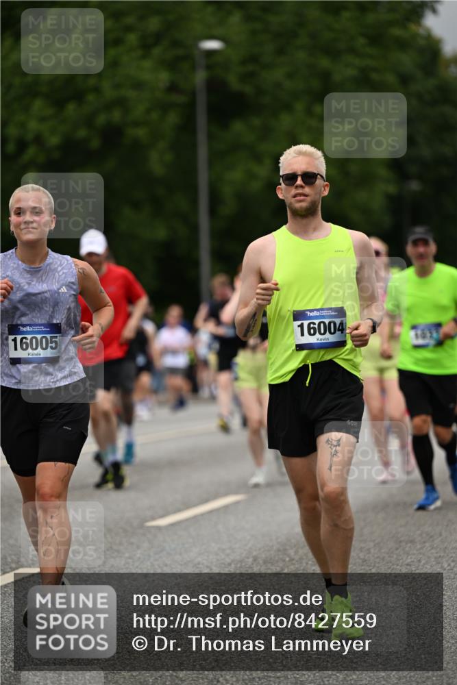 29.06.2025 - hella hamburg halbmarathon Dr. Thomas Lammeyer http://msf.ph/oto/8427559 29.06.2025 10:50:52 Kennedybrücke 1033, 1104, 1429, 1695, 1867, 1868, 1924, 2398, 2423, 2773, 2813, 2917, 3160, 3164, 3410, 3896, 4202, 4296, 4306, 4317, 4448, 4572, 5635, 5769, 5770, 6124, 6161, 6392, 8010, 8047, 8477, 8486, 8706, 9120, 9121, 9243, 9337, 9426, 9445, 9774, 10030, 10230, 10327, 10329, 10367, 11253, 11361 meine-sportfotos.de