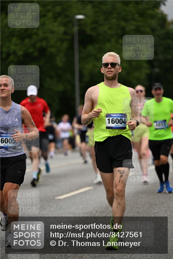 29.06.2025 - hella hamburg halbmarathon Dr. Thomas Lammeyer http://msf.ph/oto/8427561 29.06.2025 10:50:52 Kennedybrücke 1033, 1104, 1429, 1695, 1867, 1868, 1924, 2398, 2423, 2773, 2813, 2917, 3160, 3164, 3410, 3896, 4202, 4296, 4306, 4317, 4448, 4572, 5635, 5769, 5770, 6124, 6161, 6392, 8010, 8047, 8477, 8486, 8706, 9120, 9121, 9243, 9337, 9426, 9445, 9774, 10030, 10230, 10327, 10329, 10367, 11253, 11361 meine-sportfotos.de