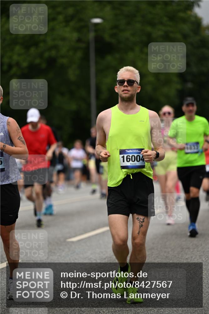 29.06.2025 - hella hamburg halbmarathon Dr. Thomas Lammeyer http://msf.ph/oto/8427567 29.06.2025 10:50:52 Kennedybrücke 1033, 1104, 1429, 1695, 1867, 1868, 1924, 2398, 2423, 2773, 2813, 2917, 3160, 3164, 3410, 3896, 4202, 4296, 4306, 4317, 4448, 4572, 5635, 5769, 5770, 6124, 6161, 6392, 8010, 8047, 8477, 8486, 8706, 9120, 9121, 9243, 9337, 9426, 9445, 9774, 10030, 10230, 10327, 10329, 10367, 11253, 11361 meine-sportfotos.de