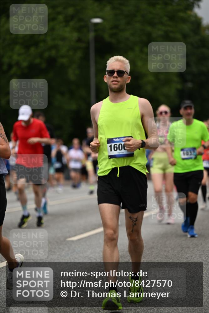 29.06.2025 - hella hamburg halbmarathon Dr. Thomas Lammeyer http://msf.ph/oto/8427570 29.06.2025 10:50:52 Kennedybrücke 1033, 1104, 1429, 1695, 1867, 1868, 1924, 2398, 2423, 2773, 2813, 2917, 3160, 3164, 3410, 3896, 4202, 4296, 4306, 4317, 4448, 4572, 5635, 5769, 5770, 6124, 6161, 6392, 8010, 8047, 8477, 8486, 8706, 9120, 9121, 9243, 9337, 9426, 9445, 9774, 10030, 10230, 10327, 10329, 10367, 11253, 11361 meine-sportfotos.de