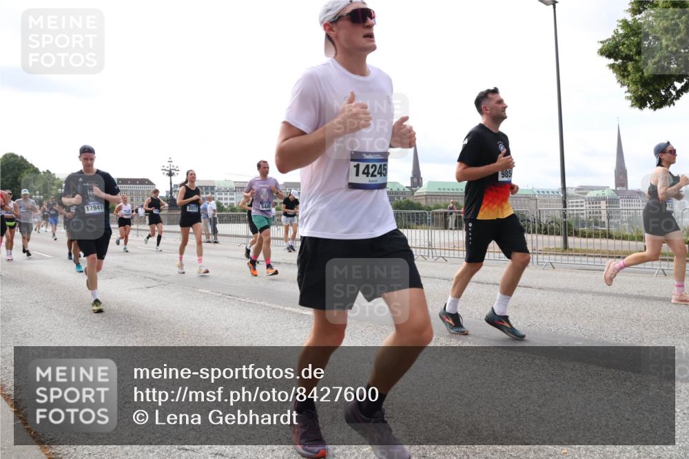 29.06.2025 - hella hamburg halbmarathon Lena Gebhardt http://msf.ph/oto/8427600 29.06.2025 10:19:31 Lombardsbrücke 17941, 2017, 5449, 14245, 985, 12, 1145, 1332, 1534, 1708, 1718, 1755, 2017, 2311, 2357, 2405, 2441, 2589, 2795, 2802, 2812, 2895, 2918, 2993, 2995, 3118, 3446, 3678, 4108, 4110, 4170, 4562, 4570, 4722, 4979, 5034, 5035, 5080, 5098, 5123, 5178, 5251, 5429, 5449, 5849, 5878, 6249, 6444, 6477, 6482, 6542, 6796, 6797, 6939, 7143, 7248, 7249, 7836, 7917, 8146, 8427, 8537, 8575, 8761, 8778, 9252, 9652, 9756, 9856, 10039, 10124, 10129, 10349, 10540, 10594 meine-sportfotos.de