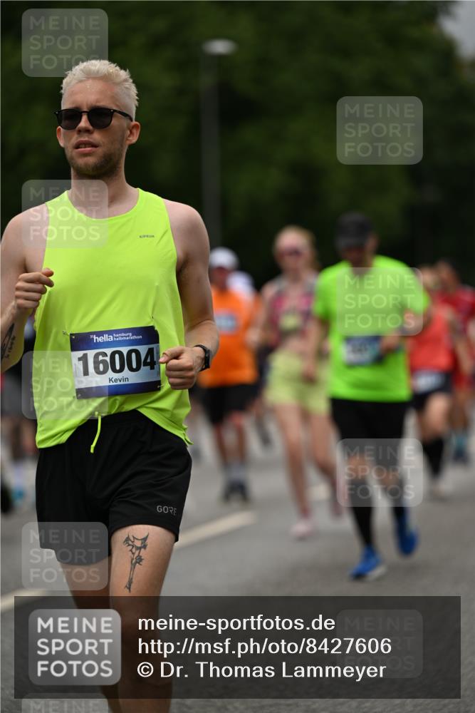 29.06.2025 - hella hamburg halbmarathon Dr. Thomas Lammeyer http://msf.ph/oto/8427606 29.06.2025 10:50:53 Kennedybrücke 1033, 1100, 1104, 1429, 1695, 1867, 1868, 1924, 2398, 2423, 2773, 2813, 2917, 3160, 3164, 3410, 3896, 4104, 4202, 4296, 4306, 4317, 4448, 4572, 5635, 5769, 5770, 5854, 5892, 6124, 6161, 6392, 8010, 8047, 8477, 8486, 8706, 9120, 9121, 9243, 9337, 9426, 9445, 9774, 10030, 10230, 10327, 10329, 10367, 11253, 11361, 11408 meine-sportfotos.de