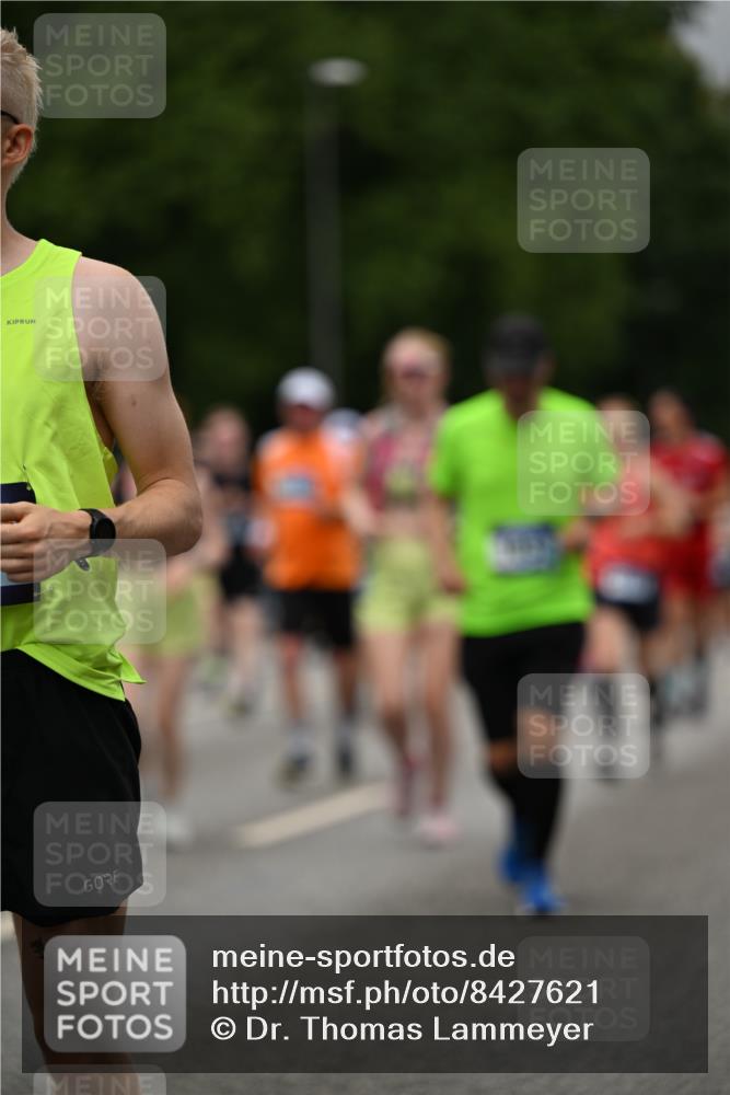 29.06.2025 - hella hamburg halbmarathon Dr. Thomas Lammeyer http://msf.ph/oto/8427621 29.06.2025 10:50:54 Kennedybrücke 1033, 1100, 1104, 1429, 1695, 1867, 1868, 1924, 2398, 2423, 2773, 2813, 2917, 3160, 3164, 3410, 3896, 4104, 4202, 4296, 4306, 4317, 4448, 4572, 5635, 5769, 5770, 5854, 5892, 6124, 6161, 6392, 6623, 8010, 8047, 8477, 8486, 8706, 9120, 9121, 9243, 9337, 9426, 9445, 9774, 9949, 10030, 10230, 10327, 10329, 11253, 11361, 11408 meine-sportfotos.de