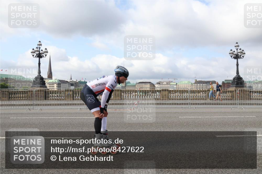 29.06.2025 - hella hamburg halbmarathon Lena Gebhardt http://msf.ph/oto/8427622 29.06.2025 08:59:15 Lombardsbrücke  meine-sportfotos.de