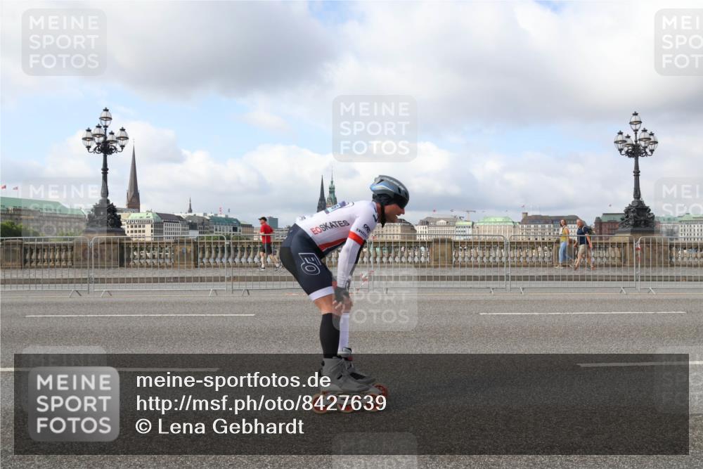 29.06.2025 - hella hamburg halbmarathon Lena Gebhardt http://msf.ph/oto/8427639 29.06.2025 08:59:15 Lombardsbrücke  meine-sportfotos.de