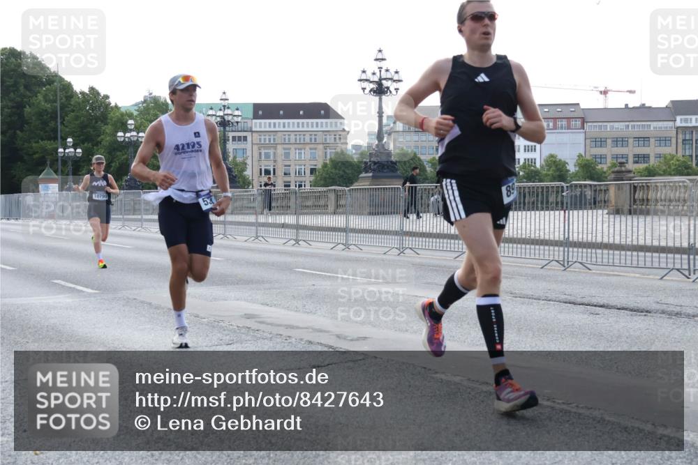 29.06.2025 - hella hamburg halbmarathon Lena Gebhardt http://msf.ph/oto/8427643 29.06.2025 09:44:14 Lombardsbrücke 10790, 42195, 53, 1122, 1953, 2483, 2879, 3075, 3189, 3379, 5308, 5344, 7231, 7793, 8376, 8975, 9047, 9079, 9804, 10106, 10173, 10222, 10655, 10790, 11150, 11877, 13383, 13606, 14828, 15655, 16118, 17040, 17258, 18832 meine-sportfotos.de