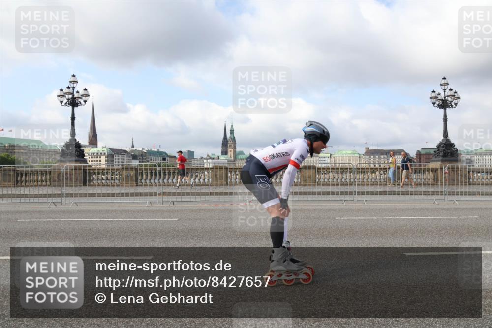 29.06.2025 - hella hamburg halbmarathon Lena Gebhardt http://msf.ph/oto/8427657 29.06.2025 08:59:15 Lombardsbrücke  meine-sportfotos.de