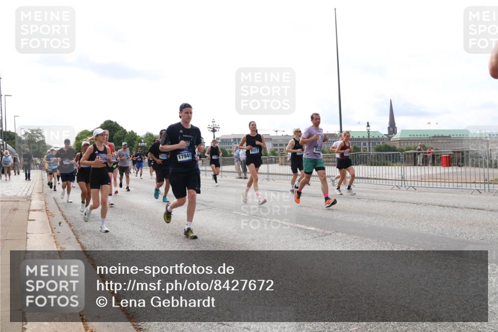 29.06.2025 - hella hamburg halbmarathon Lena Gebhardt http://msf.ph/oto/8427672 29.06.2025 10:19:31 Lombardsbrücke 2793, 12396, 18234, 17941, 2017, 1145, 1332, 1534, 1708, 1718, 1755, 2017, 2311, 2357, 2405, 2441, 2589, 2795, 2802, 2812, 2895, 2918, 2993, 2995, 3118, 3446, 3678, 4108, 4110, 4170, 4562, 4570, 4722, 4979, 5034, 5035, 5080, 5098, 5123, 5178, 5251, 5429, 5449, 5849, 5878, 6249, 6444, 6477, 6482, 6542, 6796, 6797, 6939, 7143, 7248, 7249, 7836, 7917, 8146, 8427, 8537, 8575, 8761, 8778, 9252, 9652, 9756, 9856, 10039, 10124, 10129, 10349, 10540, 10594 meine-sportfotos.de
