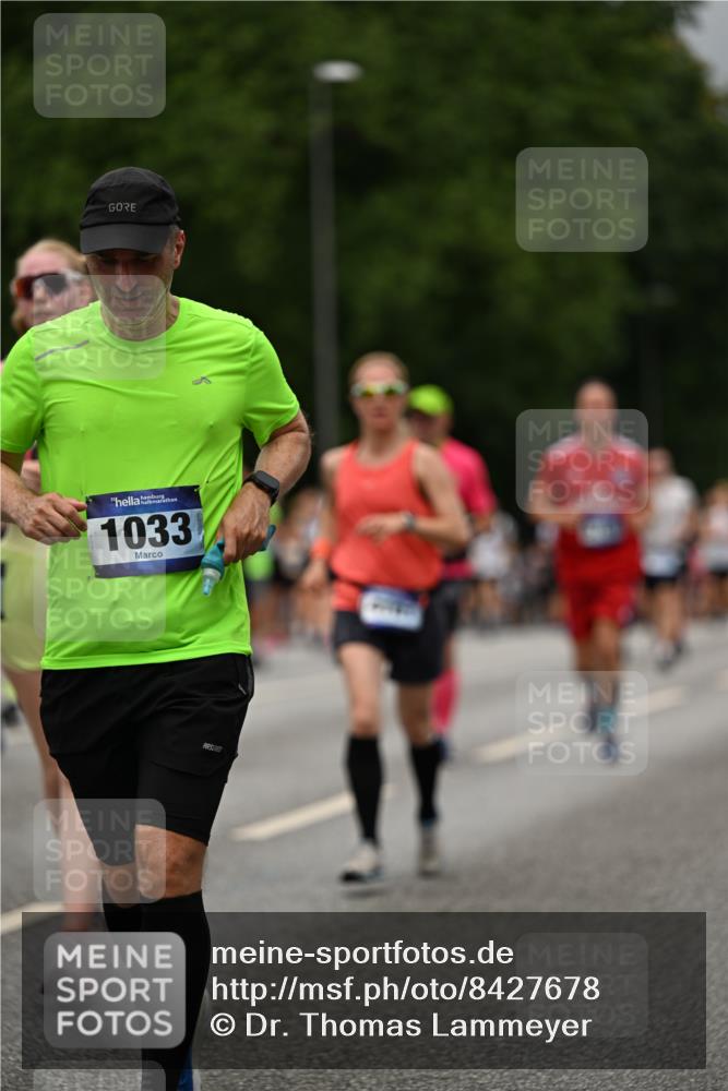 29.06.2025 - hella hamburg halbmarathon Dr. Thomas Lammeyer http://msf.ph/oto/8427678 29.06.2025 10:50:56 Kennedybrücke 1033, 1100, 1104, 1429, 1867, 1868, 1924, 2423, 2697, 2773, 2813, 3160, 3164, 3410, 3896, 4104, 4202, 4296, 4306, 4317, 4448, 4572, 5635, 5769, 5770, 5854, 5892, 6124, 6161, 6392, 6623, 8010, 8047, 8477, 8486, 8706, 9120, 9121, 9243, 9337, 9426, 9445, 9774, 9949, 10030, 10230, 10327, 10329, 11253, 11361, 11408 meine-sportfotos.de
