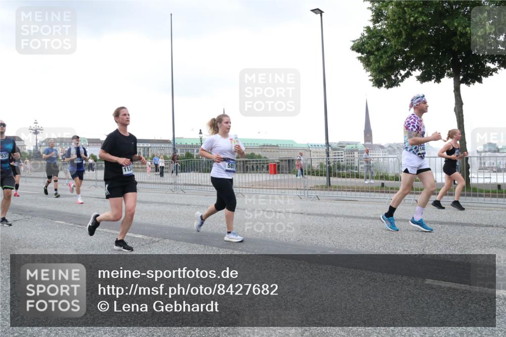 29.06.2025 - hella hamburg halbmarathon Lena Gebhardt http://msf.ph/oto/8427682 29.06.2025 10:53:47 Lombardsbrücke 537, 16748, 581, 1017, 1263, 1340, 1687, 1709, 1744, 1753, 1789, 1900, 1906, 1984, 2065, 2079, 2372, 2429, 2854, 3055, 3079, 3226, 3249, 3465, 3467, 3557, 4195, 4595, 4801, 5430, 5562, 5815, 5856, 5857, 5898, 5964, 6039, 6041, 6044, 6192, 6273, 6306, 6583, 6913, 6996, 7039, 7068, 7537, 7611, 7614, 7876, 7890, 8189, 8212, 8515, 8906, 8924, 9077, 9138, 9456, 9503, 9531, 9572, 9685, 9764, 9771, 9785, 10043, 10175, 10490, 11390, 12219 meine-sportfotos.de