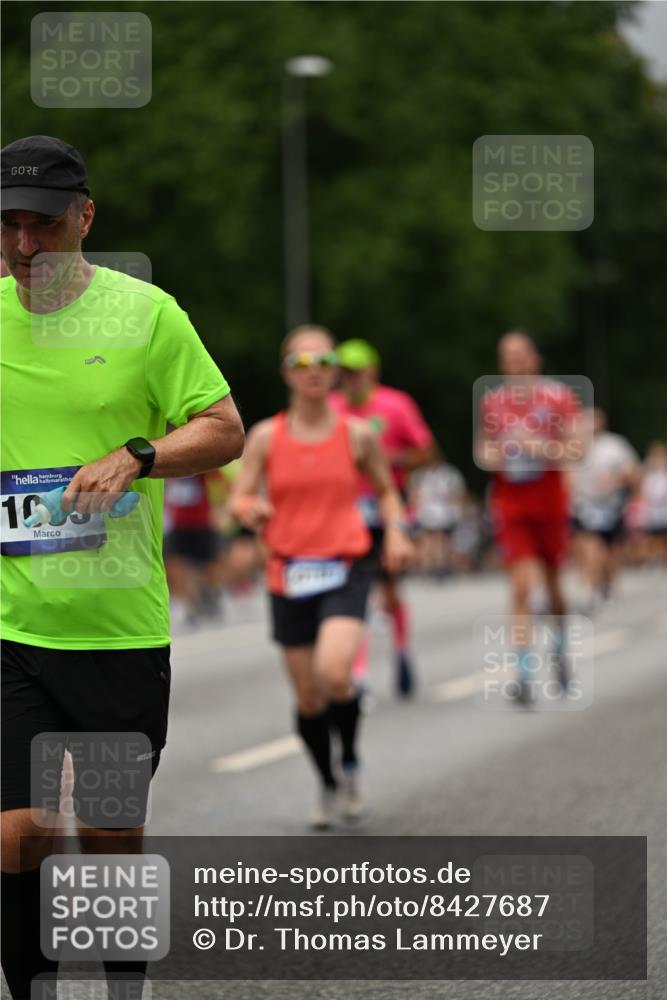 29.06.2025 - hella hamburg halbmarathon Dr. Thomas Lammeyer http://msf.ph/oto/8427687 29.06.2025 10:50:56 Kennedybrücke 1033, 1100, 1104, 1429, 1867, 1868, 1924, 2423, 2697, 2773, 2813, 3160, 3164, 3410, 3896, 4104, 4202, 4296, 4306, 4317, 4448, 4572, 5635, 5769, 5770, 5854, 5892, 6124, 6161, 6392, 6623, 8010, 8047, 8477, 8486, 8706, 9120, 9121, 9243, 9337, 9426, 9445, 9774, 9949, 10030, 10230, 10327, 10329, 11253, 11361, 11408 meine-sportfotos.de