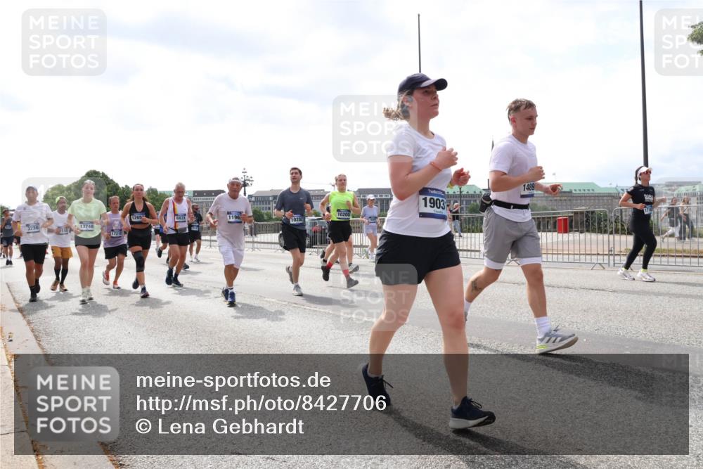 29.06.2025 - hella hamburg halbmarathon Lena Gebhardt http://msf.ph/oto/8427706 29.06.2025 10:43:39 Lombardsbrücke 3238, 13748, 155, 17210, 1265, 6931, 1196, 10200, 1903, 1489, 1714, 1023, 1026, 1095, 1155, 1306, 1310, 1400, 1459, 1816, 1878, 2073, 2733, 3238, 3288, 3329, 3390, 3597, 3638, 4056, 4177, 4302, 4367, 4627, 4680, 4866, 5192, 5201, 5214, 5293, 5370, 5720, 5890, 6012, 6036, 6096, 6226, 6334, 6440, 6895, 6931, 6971, 6973, 7197, 7205, 7206, 7489, 7504, 7872, 7926, 8000, 8058, 8135, 8233, 8408, 8435, 8504, 9639, 9641, 9704, 9831, 9976, 10083, 10097, 10200, 10202 meine-sportfotos.de