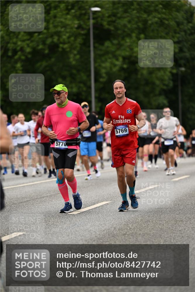 29.06.2025 - hella hamburg halbmarathon Dr. Thomas Lammeyer http://msf.ph/oto/8427742 29.06.2025 10:50:58 Kennedybrücke 1033, 1100, 1104, 1429, 1867, 1868, 1924, 2423, 2662, 2665, 2697, 2773, 2813, 3160, 3164, 3410, 3896, 4104, 4202, 4296, 4306, 4317, 4448, 4572, 5635, 5769, 5770, 5854, 5892, 6392, 6623, 7073, 8010, 8047, 8477, 8486, 8706, 9120, 9121, 9243, 9337, 9426, 9445, 9774, 9949, 10030, 10230, 10327, 10329, 11253, 11361, 11408 meine-sportfotos.de