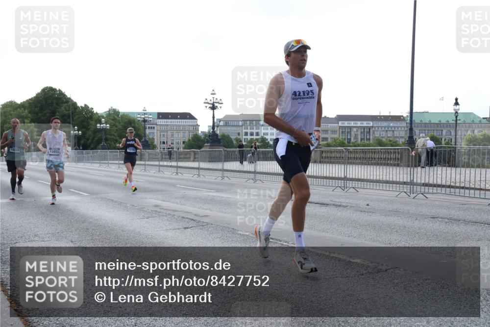 29.06.2025 - hella hamburg halbmarathon Lena Gebhardt http://msf.ph/oto/8427752 29.06.2025 09:44:15 Lombardsbrücke 14828, 15655, 10790, 42, 195, 1122, 1953, 2483, 2879, 3075, 3189, 3379, 5308, 5344, 7231, 7793, 8376, 8975, 9047, 9079, 9804, 10106, 10173, 10222, 10655, 10790, 11150, 11877, 13383, 13606, 13779, 14828, 15655, 16118, 17040, 17258, 18832 meine-sportfotos.de