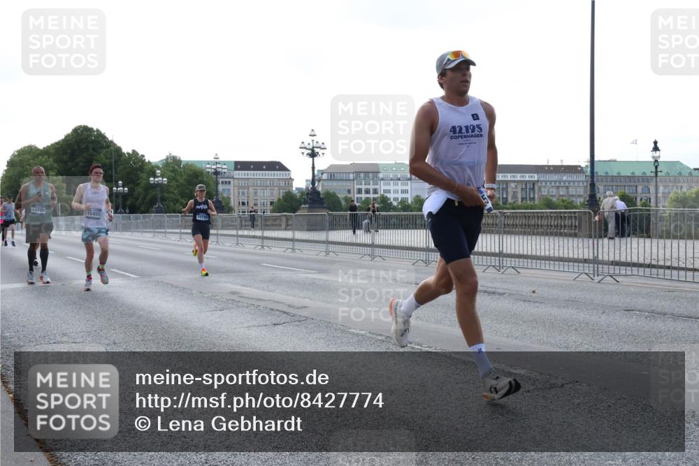 29.06.2025 - hella hamburg halbmarathon Lena Gebhardt http://msf.ph/oto/8427774 29.06.2025 09:44:15 Lombardsbrücke 14828, 15655, 10790, 42, 195, 1122, 1953, 2483, 2879, 3075, 3189, 3379, 5308, 5344, 7231, 7793, 8376, 8975, 9047, 9079, 9804, 10106, 10173, 10222, 10655, 10790, 11150, 11877, 13383, 13606, 13779, 14828, 15655, 16118, 17040, 17258, 18832 meine-sportfotos.de