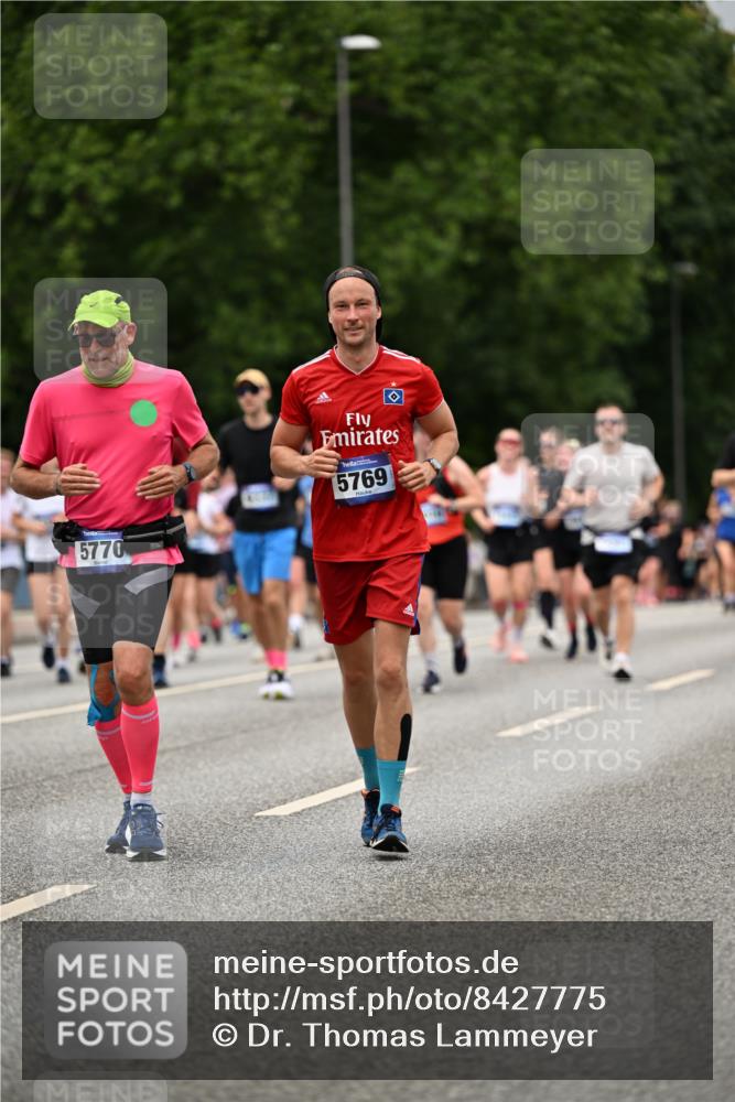 29.06.2025 - hella hamburg halbmarathon Dr. Thomas Lammeyer http://msf.ph/oto/8427775 29.06.2025 10:50:59 Kennedybrücke 1004, 1033, 1100, 1104, 1429, 1867, 1868, 1924, 2423, 2662, 2665, 2697, 2773, 2813, 3160, 3164, 3410, 3896, 4104, 4202, 4296, 4306, 4317, 4448, 4483, 4572, 5635, 5769, 5770, 5854, 5892, 6392, 6623, 7073, 7268, 7374, 8010, 8047, 8477, 8486, 8706, 9120, 9121, 9243, 9337, 9426, 9445, 9774, 9949, 10030, 10327, 10329, 11253, 11361, 11408 meine-sportfotos.de