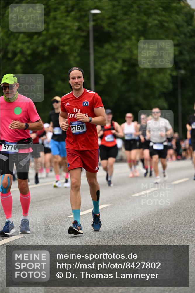29.06.2025 - hella hamburg halbmarathon Dr. Thomas Lammeyer http://msf.ph/oto/8427802 29.06.2025 10:50:59 Kennedybrücke 1004, 1033, 1100, 1104, 1429, 1867, 1868, 1924, 2423, 2662, 2665, 2697, 2773, 2813, 3160, 3164, 3410, 3896, 4104, 4202, 4296, 4306, 4317, 4448, 4483, 4572, 5635, 5769, 5770, 5854, 5892, 6392, 6623, 7073, 7268, 7374, 8010, 8047, 8477, 8486, 8706, 9120, 9121, 9243, 9337, 9426, 9445, 9774, 9949, 10030, 10327, 10329, 11253, 11361, 11408 meine-sportfotos.de