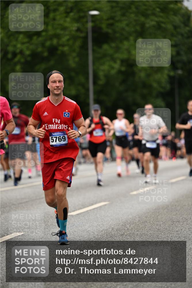 29.06.2025 - hella hamburg halbmarathon Dr. Thomas Lammeyer http://msf.ph/oto/8427844 29.06.2025 10:51:00 Kennedybrücke 1004, 1033, 1100, 1104, 1429, 1867, 1868, 1924, 2423, 2662, 2665, 2697, 2773, 2813, 3160, 3410, 3896, 4104, 4202, 4296, 4306, 4317, 4448, 4483, 4572, 5635, 5769, 5770, 5854, 5892, 6392, 6623, 7073, 7268, 7374, 8010, 8047, 8477, 8486, 8706, 9120, 9121, 9243, 9337, 9426, 9445, 9774, 9949, 10030, 10327, 10329, 11253, 11361, 11408 meine-sportfotos.de