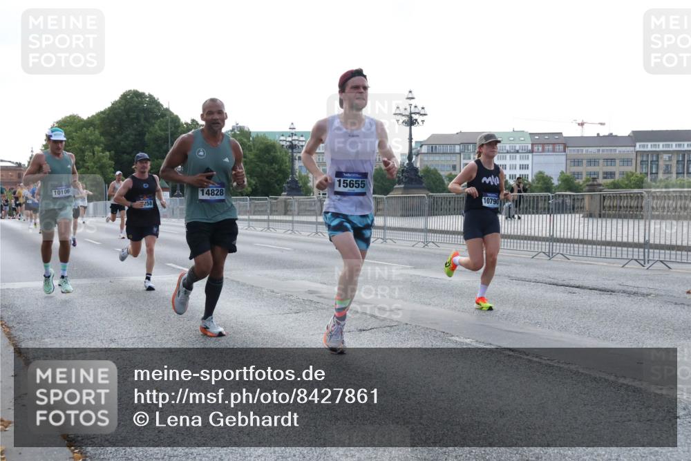 29.06.2025 - hella hamburg halbmarathon Lena Gebhardt http://msf.ph/oto/8427861 29.06.2025 09:44:17 Lombardsbrücke 10106, 258, 14828, 15655, 10790, 1122, 1953, 2483, 2879, 3075, 3189, 3379, 3968, 5308, 5344, 7231, 7793, 8376, 8975, 9047, 9079, 10106, 10173, 10222, 10655, 10790, 11150, 11877, 13383, 13606, 13779, 14828, 15655, 16118, 17040, 17258, 18832, 19114 meine-sportfotos.de