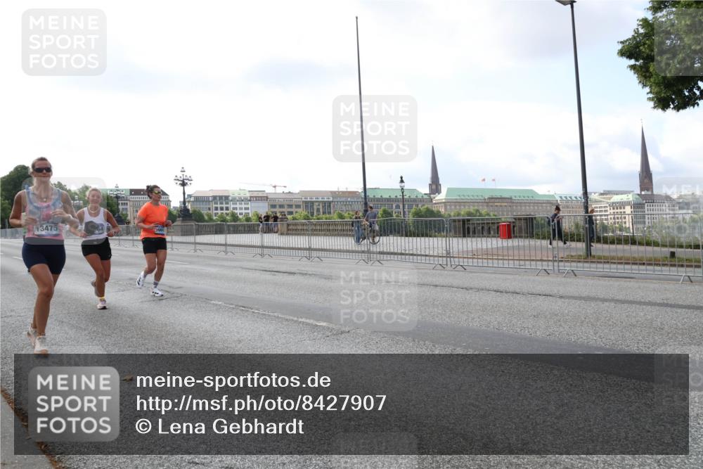 29.06.2025 - hella hamburg halbmarathon Lena Gebhardt http://msf.ph/oto/8427907 29.06.2025 10:06:47 Lombardsbrücke 3475, 1669, 1245, 1766, 1993, 4666, 5807, 5845, 5951, 6572, 6664, 8290, 8744, 8960, 9560, 10214, 10283, 10297, 10736, 10886, 12371, 12418, 12550, 13475, 13863, 14607, 15113, 15377, 15462, 15858, 16554, 16692, 16933, 17059, 17174, 17895, 18042, 18316, 18343, 18381, 18575, 18577, 18652, 18828, 18910, 18913 meine-sportfotos.de
