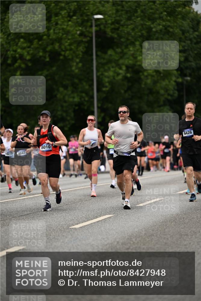 29.06.2025 - hella hamburg halbmarathon Dr. Thomas Lammeyer http://msf.ph/oto/8427948 29.06.2025 10:51:02 Kennedybrücke 1004, 1033, 1100, 1104, 1429, 1867, 1868, 1924, 1999, 2423, 2662, 2665, 2697, 2773, 2813, 3410, 3896, 4104, 4202, 4296, 4306, 4317, 4448, 4483, 4572, 5635, 5769, 5770, 5854, 5892, 6392, 6623, 7073, 7268, 7364, 7368, 7374, 8010, 8047, 8486, 8706, 9120, 9121, 9243, 9337, 9426, 9445, 9774, 9949, 10030, 10327, 10329, 11253, 11361, 11408 meine-sportfotos.de