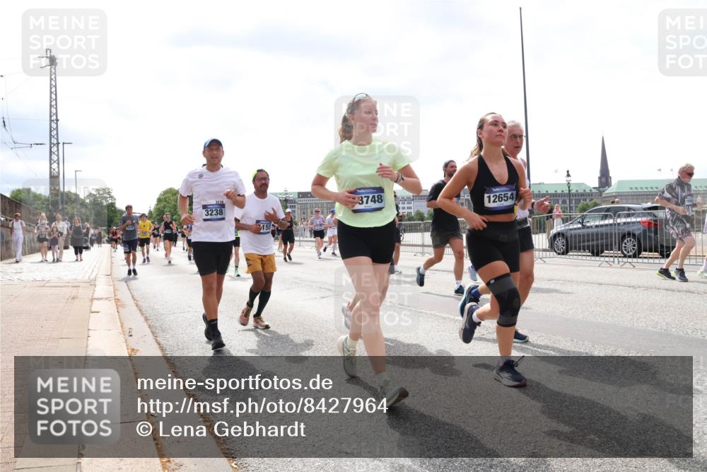 29.06.2025 - hella hamburg halbmarathon Lena Gebhardt http://msf.ph/oto/8427964 29.06.2025 10:43:42 Lombardsbrücke 3238, 3238, 155, 3748, 12654, 1023, 1026, 1095, 1155, 1306, 1310, 1400, 1459, 1816, 1878, 2073, 2733, 3238, 3288, 3329, 3390, 3597, 4056, 4367, 4627, 4866, 5001, 5192, 5201, 5214, 5293, 5370, 5720, 5890, 6012, 6036, 6096, 6226, 6334, 6440, 6895, 6931, 6971, 6973, 7197, 7205, 7206, 7489, 7504, 7872, 7926, 8000, 8058, 8135, 8233, 8408, 8435, 8504, 8870, 9073, 9639, 9641, 9704, 9831, 9879, 9976, 10083, 10097, 10200, 10202 meine-sportfotos.de